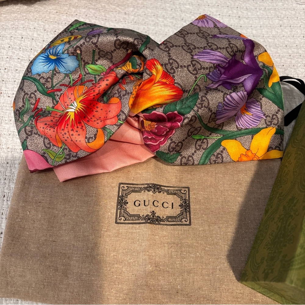 Gucci Vibrant Floral Silk Scarf - Picture 2 of 5